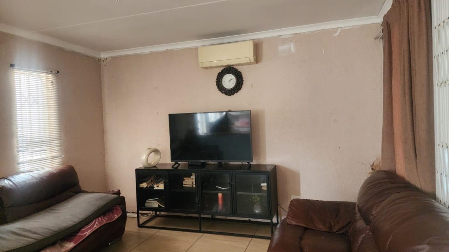 3 Bedroom Property for Sale in Tlhabane North West